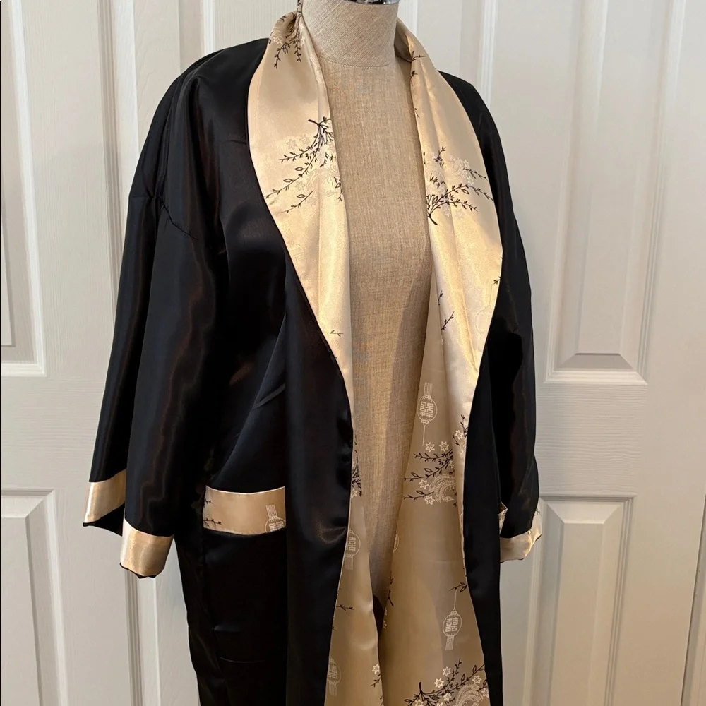 Silk Reversible Kimono Style Robe. Elegant Thai Silk Size L - Picture 6 of 7